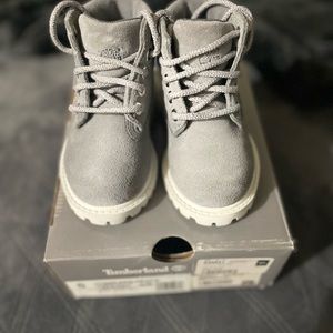 Brand new gray tims